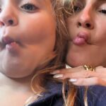 Claudia Leitte Instagram – Elas
Terapia
Mais terapia
Capa de celular decorada pela filha
Alegria
Lugar no mundo 
Cansaço 
Decoração Online 
Luz bonita pra mostrar cabelo bonito 
Ps. Tô ensaiando pra gravação de #Intemporal, no VIBRA, em Sampa, na Terça! 🩷