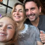 Claudia Leitte Instagram - Quando sua filha, de 4 aninhos, faz uma selfie PERFEITA e tira uma foto sua com seu amor… …não tem filtro que supere a beleza desse registro… 🥹🥹🥹🥹🥹🥹🥹🥹🥹🥹🥹🥹