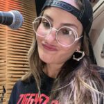 Claudia Leitte Instagram – O início do vídeo é em tempo real… Tô ansiosa, tô feliz, tô tudo… ensaiando, chorando, sorrindo, cantando, interrompendo o canto, saudosa, no presente, no passado, no futuro… meu Pai…