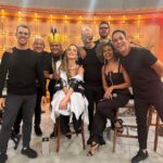 Claudia Leitte Instagram – Deixei o hotel por volta de 7h da manhã, minha produtora disse: “faça uma pose pq a luz tá boa!” Ah! Pessoal, vamos combinar que PIOR QUE MÁ VONTADE, É VONTADE NENHUMA! 🤣 Mas, quando cheguei no pgm, o jogo virou! “A vida é a arte do encontro…”, né? É tudo sobre GENTE! Sobre ser gente e ter gente! Valeu, Paty e time ENCONTRO!