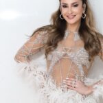 Claudia Leitte Instagram – Deixando meu Pernambuco com o coração cheio de alegria! Custódia, muito obrigada pela noite linda! 🙏🏻🙌🏻