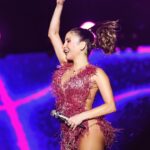 Claudia Leitte Instagram - Pra sentir o que rola no show da gente, tem ligar o modo #RealVerso, mas, quando a fotógrafa tá em casa- Nara é Cearense- a parada chega mais perto, né? Volto mais tarde com registros do show da gente em Horizonte, estado do Ceará! Coisa mais linda! Ps. Correndo agora pra postar mais nos stories ;)