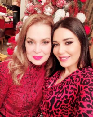 Cyrine Abdel Nour Instagram - ‎إمي من هلق اشتقتلك 
‎حضورك كان بَرَكة بحياتي وحياة ولادي 
وغيابك مبين من اول يوم مدمر لقلبي 
كيف بدك ياني استوعب انك رحتي من حدي
بس شكراً انك تركتيلنا ذكرة حلوة انا واولادي 
الى اللقاء يا حلوة الحلوات الى اللقاء يا إمي 💔