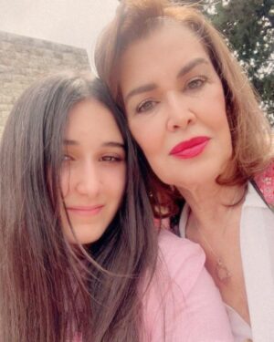 Cyrine Abdel Nour Instagram - ‎إمي من هلق اشتقتلك 
‎حضورك كان بَرَكة بحياتي وحياة ولادي 
وغيابك مبين من اول يوم مدمر لقلبي 
كيف بدك ياني استوعب انك رحتي من حدي
بس شكراً انك تركتيلنا ذكرة حلوة انا واولادي 
الى اللقاء يا حلوة الحلوات الى اللقاء يا إمي 💔