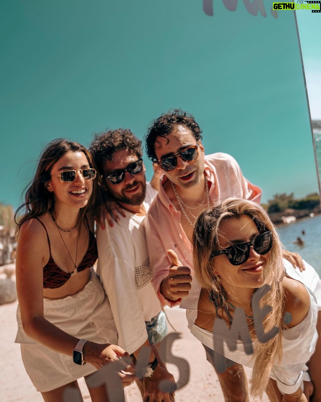 Damlasu İkizoğlu Instagram - 𝓟𝓮𝓻𝓯𝓮𝓬𝓽 𝓭𝓪𝔂𝓼 𝔀/ @lacoste 🐊♥️ Alaçatı,İzmir