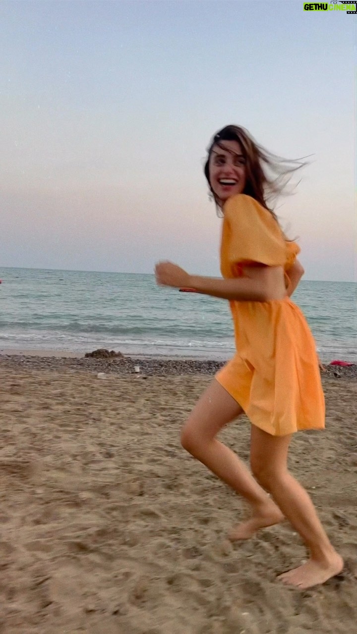 Damlasu İkizoğlu Instagram - Sıkma Portakal enerjisiyle çalışanlar 🍊
