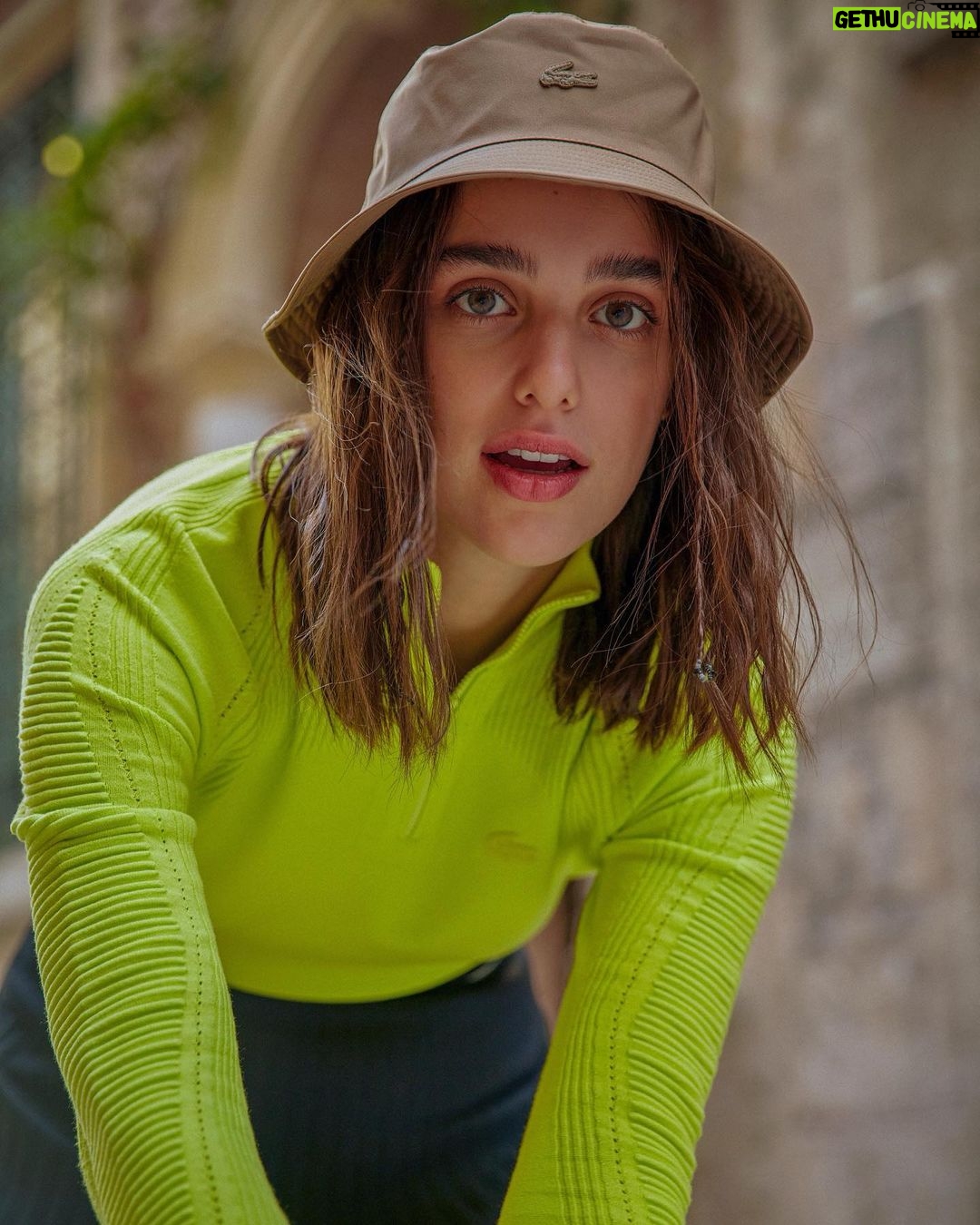 Damlasu İkizoğlu - 195.3K Likes - Gardroplarımıza zamansız, zarif ve aktif bir koleksiyon bırakıyoruz. @lacoste 🐊🤍 #fashionsport #iconsonthemove #teamlacoste #işbirliği
🌸
Icons on The Move for @lacoste
Project Design & Management: @mer.sage
Filmed by: @selinsenkoken
Camera Assistant: @atahancyln
Photography: @gokaycatak
Photography Assistant: @ahzabgunel , @oykunakbulut
Styled by: @zekiyekaradag_
Styling Assistant: @zeynepkerpisci , @ilaydayaslan
Hair: @kadirkussoglu
Mua: @mhmtalpn
Production Manager: @mthanoz
Production Assistant: @evrim.ustbs
Handy Cam: @selinunsel
Music & Sound Design: @cihangir_aslan_
Colorist: @barishosabcioglu