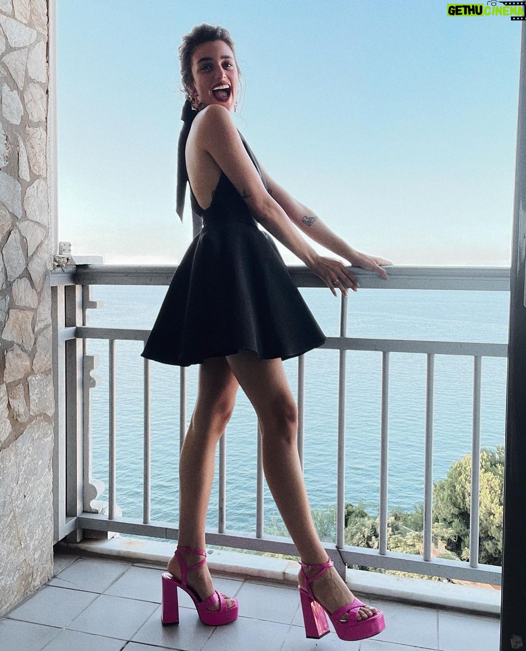 Damlasu İkizoğlu - 178.4K Likes - 🥂