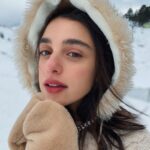 Damlasu İkizoğlu Instagram - ❄️ @eleledergisi #elelesnowyoga 🫶🏻 Kartalkaya Kayak Merkezi