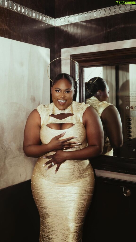 Danielle Brooks Instagram - @essence You have done it again. You have allowed me to feel like I matter, that I’m beautiful. Even though I know all this about myself already, it’s nothing like being affirmed by your sisters, by other black women who understand the day to day struggles we face. Thank you to the entire @essence team for this honor. You have reminded me that if I ever feel alone, unseen, or unheard in Hollywood again, I am not. Y’all see me and got my back. I will cherish this one forever.🥹✨ You can watch the 17th Annual Essence Black Women in Hollywood TONIGHT March 15th 9pmET/PT on OWN Videographer: @destinyfulfild