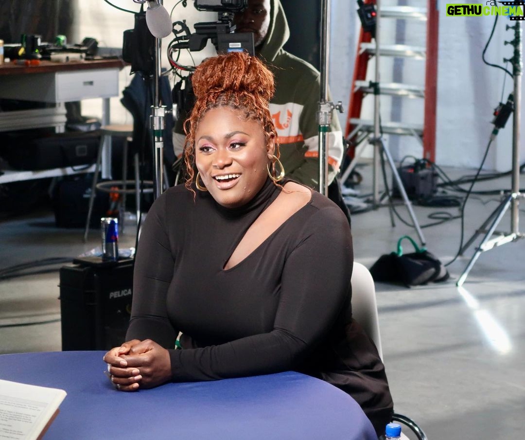 Danielle Brooks Instagram - It’s a family affair! Behind the scenes with #DanielleBrooks from this week’s #FindingYourRoots. Watch the full episode to see how she reacts to the stories of her ancestors who guided her to where she is today. Stream using the @pbs app or go to https://www.pbs.org/show/finding-your-roots/