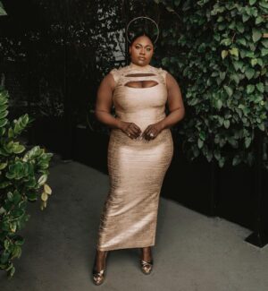 Danielle Brooks Instagram - Life is so much more enjoyable when you have people to share it with. ✨#unforgettablemoments @essence 

Catch the 17th Annual Essence Black Women in Hollywood TONIGHT March 15th 9pmET/PT on OWN streaming on MAX

📸 : @bokocecile