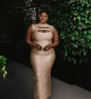 Danielle Brooks Instagram - Life is so much more enjoyable when you have people to share it with. ✨#unforgettablemoments @essence 

Catch the 17th Annual Essence Black Women in Hollywood TONIGHT March 15th 9pmET/PT on OWN streaming on MAX

📸 : @bokocecile