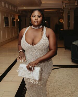 Danielle Brooks Instagram - One assignment: f✨ em up! 😉 

#vanityfair #oscars