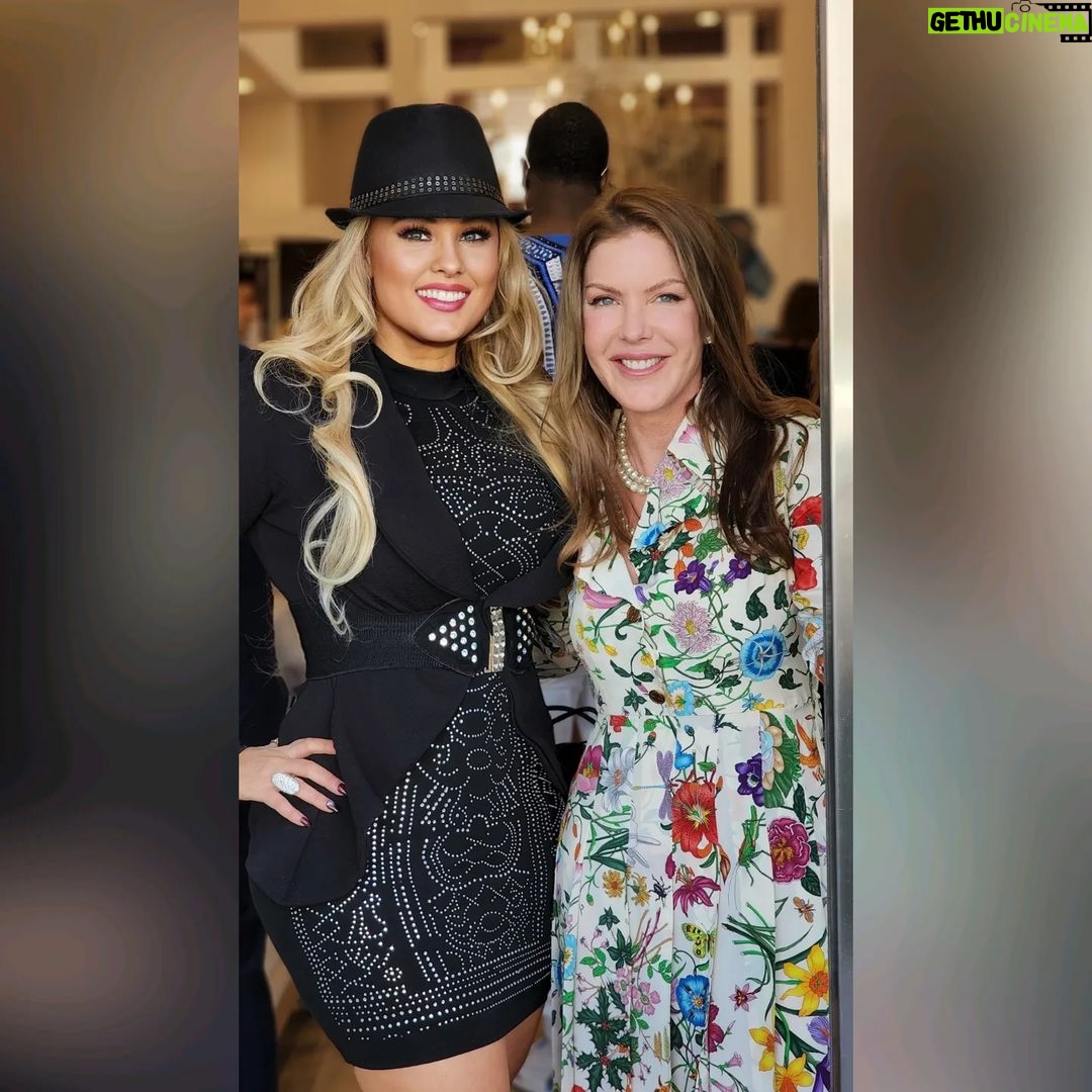 Darcy Donavan Instagram - I loved meeting all the tastemakers and Companies at the Oscar Suites and Events this year! It was a wonderful time!πππ― #Oscars2022 was great!π @officialgregwriter @dawn.of.the.earth @kirareedlorsch @reelvisionent #oscars #oscars2022 #redcarpet #funtimes