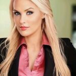 Darcy Donavan Instagram – You must be the change you wish to see in the world!🌎

Go out today and give 3 people in your life a sincere compliment to brighten their day!🎉🥳

Let me know how it goes;)😘🥰❤️

#aspiretoinspire 
#beabosslady 
#changeyourlife