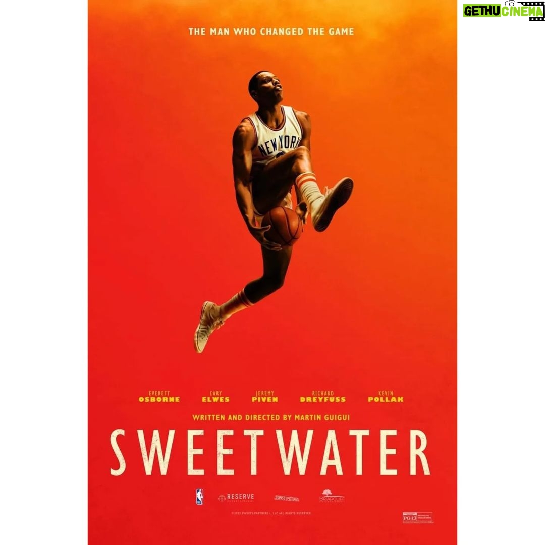 Darcy Donavan Instagram - I had such an amazing time yesterday the Warner Brothers Studio for the movie premiere of, "Sweetwater," opening in movie theaters this weekend!🎬 My wonderful friend who is the Writer-Director, Martin Guigui, never gave up on telling this story of the first African American, Nat Sweetwater Clifton, to get a contract to play in the NBA.🏀♥️ Such a heartwarming true story and such terrific Celebrity Talent, Everett Osborne, Cary Elwes, and Richard Dreyfuss and many more!💯💝❤️ Martin you did an incredible job! Congratulations on this amazing film, l'm so proud of you and the family! Wishing everyone a fantastic day and let me know what you think of this incredible film!😊❤️ #WarnerBrothers #redcarpet #writer #director #moviepremiere #actor #recordingartist #sweetwater #martinguigui #harlemglobetrotters Hollywood, California