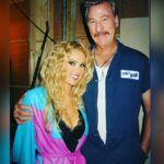 Darcy Donavan Instagram - 🎬BEHIND THE SCENES WITH ME🎬 Here is a behind the scenes photo of me and Craig T. Nelson when we were working together on the hilarious television series my, "My Name is Earl." I had a wonderful time with the cast and crew and everybody was so lovely on set. 📽Craig is known for his roles on the TV series, "Coach" and in, "Parenthood" as well as everybody loved him in the 1982 film, "Poltergeist", as well as, "The Incredibles". 📽📽 👍👍 😎 DARCY'S ACTING TIPS FOR BEGINNERS ❤Get some experience❤ If you are just starting out, amateur theatre, improvisation groups, play readings, student film, there are heaps of great things you can do to get some experience in any form. ❤Be versatile.❤ Don’t just be the guy or girl who can play the young love interest. Get your hands dirty and try something out of what you or other perceive as your ‘type’. You might find you like being the straight man, the villain or the comic relief.👍 💋Love you all and have a marvelous day!💋 #behindthescenes #throwbackthursday #hollywoodlife #lightscameraaction #DarcyDonavan #havefunwithwhatyoudo #actorslife