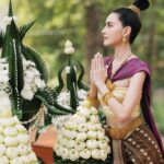 Davika Hoorne Instagram – วันนี้ได้มาไหว้ท้าวศรีสุดาจันทร์ถึงสถานที่จริงรู้สึกถึงพลังของแม่ค่ะขอให้โปรเจ็คนี้ปลอดภัยผ่านไปด้วยดีทุกคนทำงานราบรื่น 🙏🏻❤️ ขอบคุณทุกคนที่ไปด้วยกันขอบคุณพี่ดาว ขอบคุณทุกฝ่ายขอบคุณทีมน้องนางรำขอบคุณพี่ใหญ่และผู้ใหญ่อีกหลายท่านที่ไปร่วมไหว้พร้อมกันนะคะ❤️🙏🏻 ขอบคุณชุดสวยสวยๆจากครูไก่ค่ะ