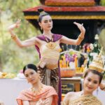 Davika Hoorne Instagram – วันนี้ได้มาไหว้ท้าวศรีสุดาจันทร์ถึงสถานที่จริงรู้สึกถึงพลังของแม่ค่ะขอให้โปรเจ็คนี้ปลอดภัยผ่านไปด้วยดีทุกคนทำงานราบรื่น 🙏🏻❤️ ขอบคุณทุกคนที่ไปด้วยกันขอบคุณพี่ดาว ขอบคุณทุกฝ่ายขอบคุณทีมน้องนางรำขอบคุณพี่ใหญ่และผู้ใหญ่อีกหลายท่านที่ไปร่วมไหว้พร้อมกันนะคะ❤️🙏🏻 ขอบคุณชุดสวยสวยๆจากครูไก่ค่ะ
