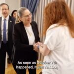 Debra Messing Instagram - I had the great honor of sitting down with President Herzog and his wife First Lady Michal Herzog at the President’s residence. We had a very meaningful talk about the silence surrounding the barbaric sexual violence against women and girls on 10/7 as well as what the future will look like. #israel #presidentherzog #war #hamaswar