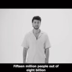 Debra Messing Instagram - We are .02% out of 1.8 Billion. And proud. RP:@therealzvi ##jewishpride #jewish #pride #amyisraelchai #endantisemitism