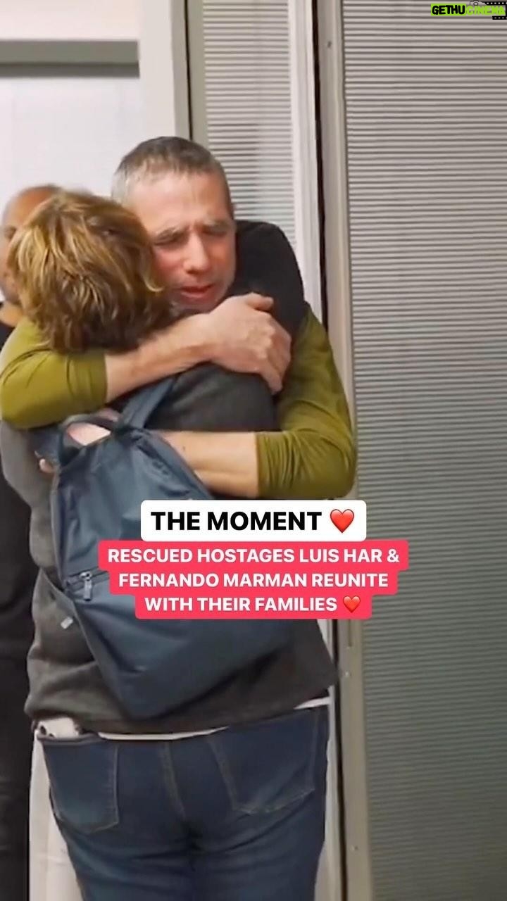 Debra Messing Instagram - THE MOMENT ❤️🎥 Rescued hostages Luis Har & Fernando Marman reunite with their loved ones. They were freed from Rafah where they were held by H@mas terrorists. #bringthemhome #freedom #israel #gaza #heroes #love #family #homecoming Repost: @jewishnews