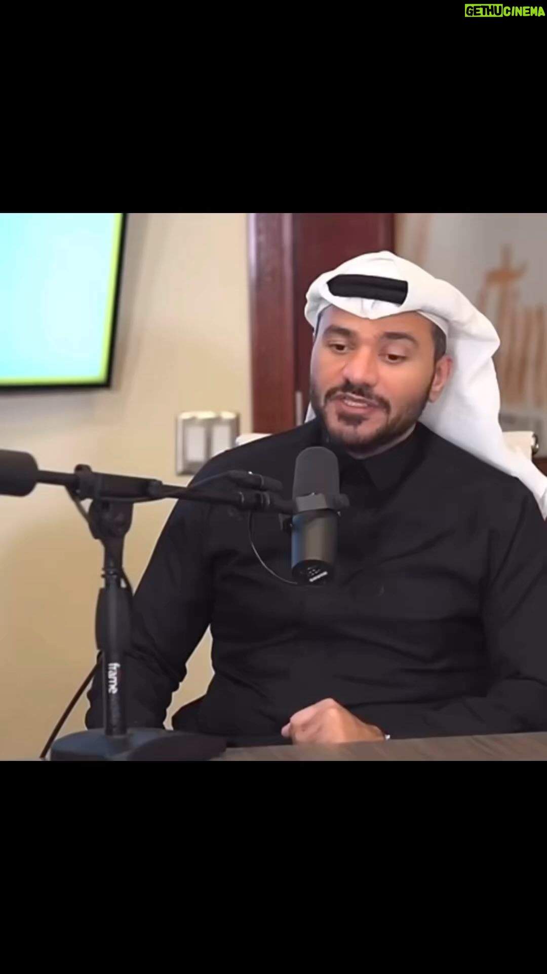 Debra Messing Instagram - Alshareef is an incredible Saudi activist for peace. In this interview with @livinglchaim, Inspiration for the Nation, @lalshareef delivers a powerful message. As someone who has truly experienced both sides, his words hold a lot of meaning. May his prayers be answered. #peace Israel-Palestine