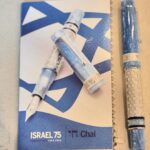 Debra Messing Instagram - @appelboompennen sent a magnificent fountain pen crafted by Leonardo Officina Italiana in honor of Israel’s 75th Birthday(based on the Jewish calendar). It is blue and white, in honor of the Israeli flag. They chose a marbled design “because the blue and white are inseparable, just like the Jewish people and the state of Israel.” The sleeve shows the Star of David with in the center the Chai or the number 75. The dates 1948-2023 (Roman/Latin calendar) and 5708-6783 (Hebrew Calendar). The text “Israel 75 years statehood” both in English and Hebrew. I really am overwhelmed by the beauty of this pen, and the thought and passion that went into its creation. Thank you for honoring Israel’s statehood. Am Yisrael Chai💙 #fountainpen #appelboom #israel #birthday #leonardoofficinaitaliana Addendum— At a time when there are calls for Israel’s annihilation and statements that it should not exist, this was a welcomed statement of support. This is true AND it is also true that there is far too much death and destruction in Gaza, and the war must end. I prayed Hamas would accept the deal offered, but it’s clear they don’t want a ceasefire. But every Jew does. No one celebrates the horrific pain and suffering we are witnessing in Gaza. We simply want Hamas to be prevented from carrying out another massacre (which they have promised). 1000s of terrorists have been killed, and miles of tunnels have been destroyed, along with military bunkers and arsenals. I wish the global community would unite and demand the release of the hostages so this can stop. I truly believed if every person concerned with the innocent people in Gaza would protest for the release of the hostages, the public pressure could bring this all to an end. It’s time to unite.