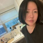 Dee Hsu Instagram - 好羨慕我女兒有這樣的媽媽哦😮‍💨雞湯煮得超好喝、還能自樂😊雞湯是因為要拍照所以沒撈油，我可是守在旁一邊盯著ㄧ邊熱舞,舞技又好😮‍💨媽媽真的很偉大👍給我早點覺悟吧！