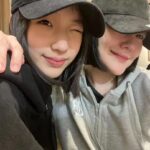 Dee Hsu Instagram - 我的大寶貝❤️最喜歡妳約我吃宵夜，然後我就會大吼：我在減肥耶！你就會冷靜的說：mom明天我跟你一起減肥！我就會說：ㄧ定喔！然候隔天我就會立刻肥腫，而你還是一個死瘦子😮‍💨這一切小回憶都讓我覺得好溫馨！but 17歲少給我說減肥，必須飛踢🦶🏻🦶🏻🦶🏻🦶🏻🦶🏻🦶🏻