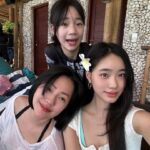 Dee Hsu Instagram - 冬天就是要曬！主要是滑雪我已覺得麻煩😮‍💨此刻的我，只想在豔陽下喝酒看孩子逐浪❤️