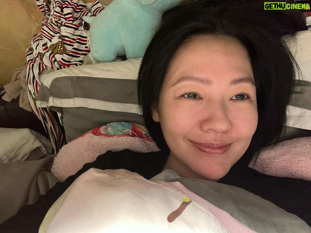 Dee Hsu Instagram - 半夜起來尿尿,還沒完喔!接下來感謝我們可愛的班底,看到你們努力講出精彩的故事,或是拯救快崩潰的我,真的讓我很愛你們❤️最後,每一位上小姐不熙娣的藝人、素人,謝謝你們讓節目更有趣,辛苦大家了!ok,續睡🥰