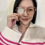 Dee Hsu Instagram - 今天來錄小姐不熙娣之前，眼睛異常疼痛，應該是拔隱形眼鏡時弄到的，所以今天只好以這個樣子主持，不是我練了什麼特異功能喔！