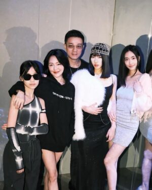 Dee Hsu Instagram - 我的大寶貝Elly 18歲了，我一定得放手! 讓她憑自己的力量感受這個世界～但記得媽媽永遠愛你、支持你！我承認我有時在耍帥⋯⋯⋯⋯⋯，其實我已經感到寂寞了😭 @polarbearelly