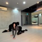 Dee Hsu Instagram – 跟翔翔老師的First time Floor work~