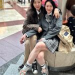 Dee Hsu Instagram – 5天4夜的韓國行結束了，這次可以玩得那麼盡興，都要感謝韓國觀光公社金長實社長的邀請，以及我的韓國妹妹：總社的金到希次長為我們精心的安排！金妹妹我愛妳❤️最後還是把握機會吃了韓國的美食：著名的一隻雞👍還買了3條超軟的睡褲❤️希望我跟金妹妹可以在台北相聚，讓妳見識見識台灣的美食美景🥰我回去工作可能會是這個狀態喔！但絕對還是可以主持的💪

#韓國觀光公社 #한국관광공사 
#韓國S郎嘿❤️ #한국여행 #한국사랑해❤️ 

Outfit @allsaints
Accessories @oliviayaojewellery