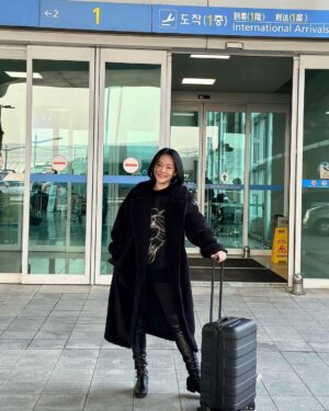 Dee Hsu Instagram - 好久沒來韓國了，美食美酒，天氣好，帥哥多！真令人開心😍

#韓國觀光公社 #한국관광공사 
#韓國S郎嘿❤️ #한국여행 #한국사랑해❤️

毛衣 boss 
大衣 alo 、doubletake