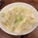 Dee Hsu Instagram - 今天我又是性感廚娘！第一道是南瓜蒸飯，我承認有人會說像排泄物的顏色，但我女兒狂吃❤️真的是好吃啦！高麗菜是我一直不敢挑戰的菜，因為我覺得它們好澎，到底要炒多久才會縮小！但今天也成功了！我一定要跟小s要簽名照啦❤️