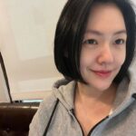Dee Hsu Instagram – 附近新開了一家舒服的店，久違的一個人吃飯，心情很平靜又微微的開心，偶爾完全不用說話好棒❤️
