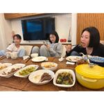 Dee Hsu Instagram – 張艾嘉姐問我：當你把麥克風拆掉、妝拿掉…..你會變成什麼樣子？嗯⋯就這樣⋯⋯⋯
