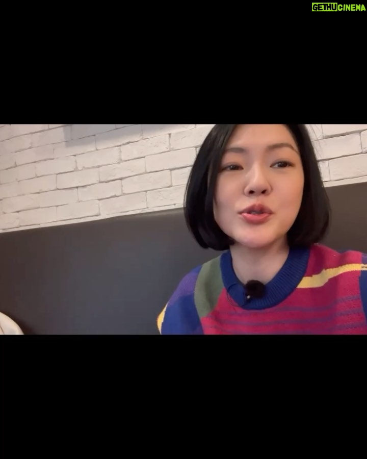 Dee Hsu - 201.4K Likes - 韓國第三天,換上高中制服去樂天樂園玩,裝一下年輕!當然免不了要吃美食—部隊鍋❤️停不下來啊😭尤其那起司片加下去,我的心彷彿一起融化了~~
#韓國觀光公社 #한국관광공사
#韓國S郎嘿❤️ #한국여행 #한국사랑해❤️
風衣 @BOSS
鞋 包 @CHLOE