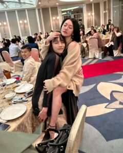 Dee Hsu Instagram - 第一次參加同志的婚禮，他們兩位都是我的gay friends!我愛他們，也感謝他們開明的父母支持，讓他們能在祝福中步入婚姻！愛是無分別的❤️