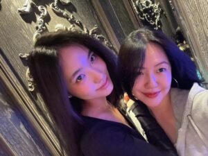 Dee Hsu Instagram - 我親愛的二女兒Lily ，生日快樂❤️你一直都把自己的人生過得多采多姿！媽媽相信你的未來會充滿了令你熱愛這個世界的事～媽媽會永遠支持你、愛你❤️