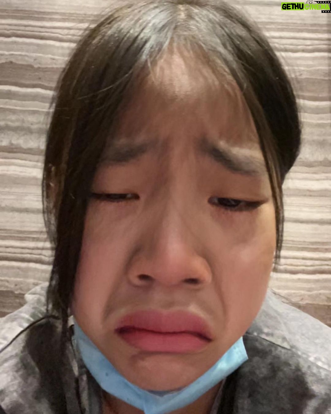 Dee Hsu Instagram - 拿我的手機不知道在幹嘛?看了之後真的覺得你是有什麼事嗎?