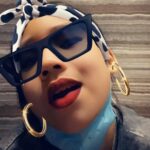 Dee Hsu Instagram – 拿我的手機不知道在幹嘛？看了之後真的覺得你是有什麼事嗎？