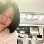 Dee Hsu Instagram - 在家跟女兒待在一起，身體，心理、都好安心！我問了公公有沒有看我的戲？他比大拇指，說：演得好！我說：爸爸你看不會尷尬啊？他說知道是假的啊，很棒！公公也過關了🥹