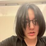 Dee Hsu Instagram - 我媽打了2次電話給我說：寶貝～我怎麼都看不到你啊？我1、2集都看了沒有你啊🙄🙄🙄我說：我是第七集！過一會她又打來說：沒有你啊？💀💀💀喔，她剛傳簡訊給我說：寶貝，不好意思，我看的是牛車來去，哈哈哈哈😫😫😫😫😫無語～可以喝一杯吧？