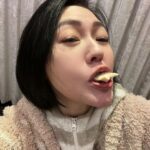 Dee Hsu Instagram - 年前最後一天錄小姐不熙娣，所有的工作人員真的辛苦了，我的搭檔柳先生也辛苦了,謝謝你們的付出!也謝謝賞光看我們節目的觀眾❤️祝大家新年快樂、身體健康……..不寫了，我要去喝酒了！愛大家❤️❤️❤️❤️❤️