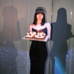Dee Hsu Instagram – 我的大寶貝Elly 18歲了，我一定得放手! 讓她憑自己的力量感受這個世界～但記得媽媽永遠愛你、支持你！我承認我有時在耍帥⋯⋯⋯⋯⋯，其實我已經感到寂寞了😭 @polarbearelly